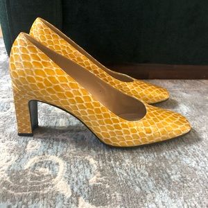 Stuart Weitzman block heel toe exotics pump heel